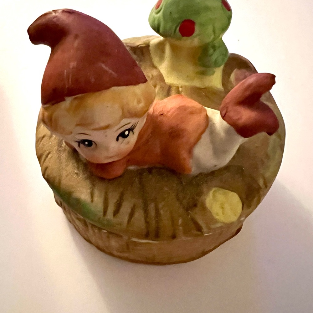 Vintage HOMECO Elf Pixie Gnome Ceramic Trinket Box painted.Factory Defect w shoe